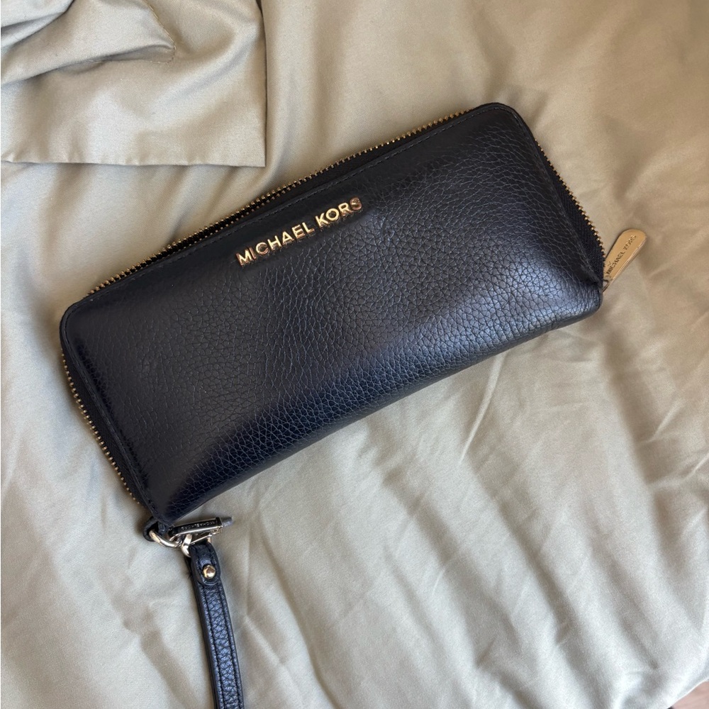 Michael Kors Black Leather Zip Wristlet